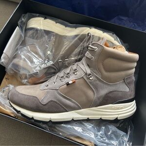 Allen Edmonds Canyon Hiking boots. Magenta. 10.5